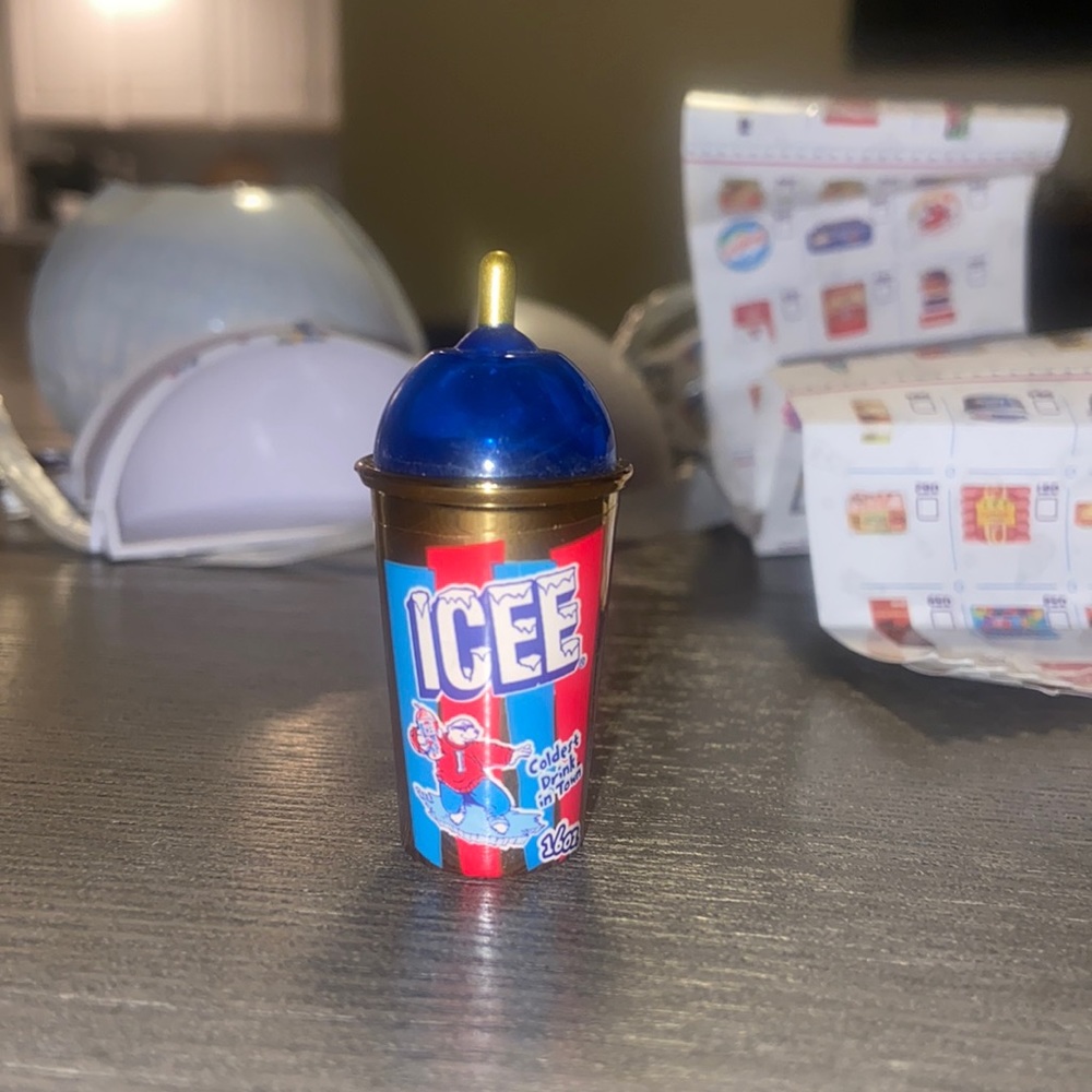 Mini brands gold icee